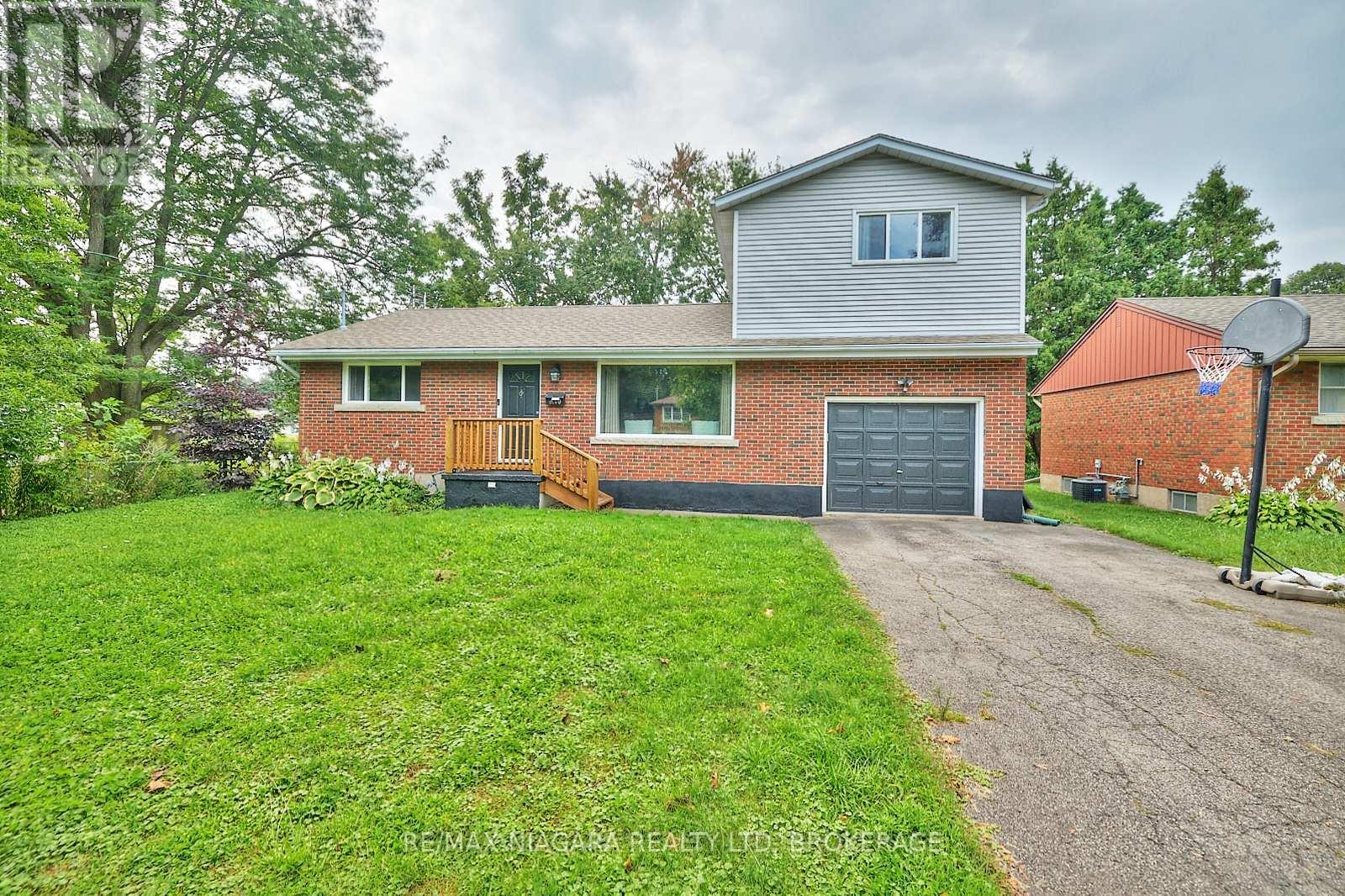 6100 Sidney Street, Niagara Falls (Cherrywood), Ontario  L2E 3A1 - Photo 2 - X12136596