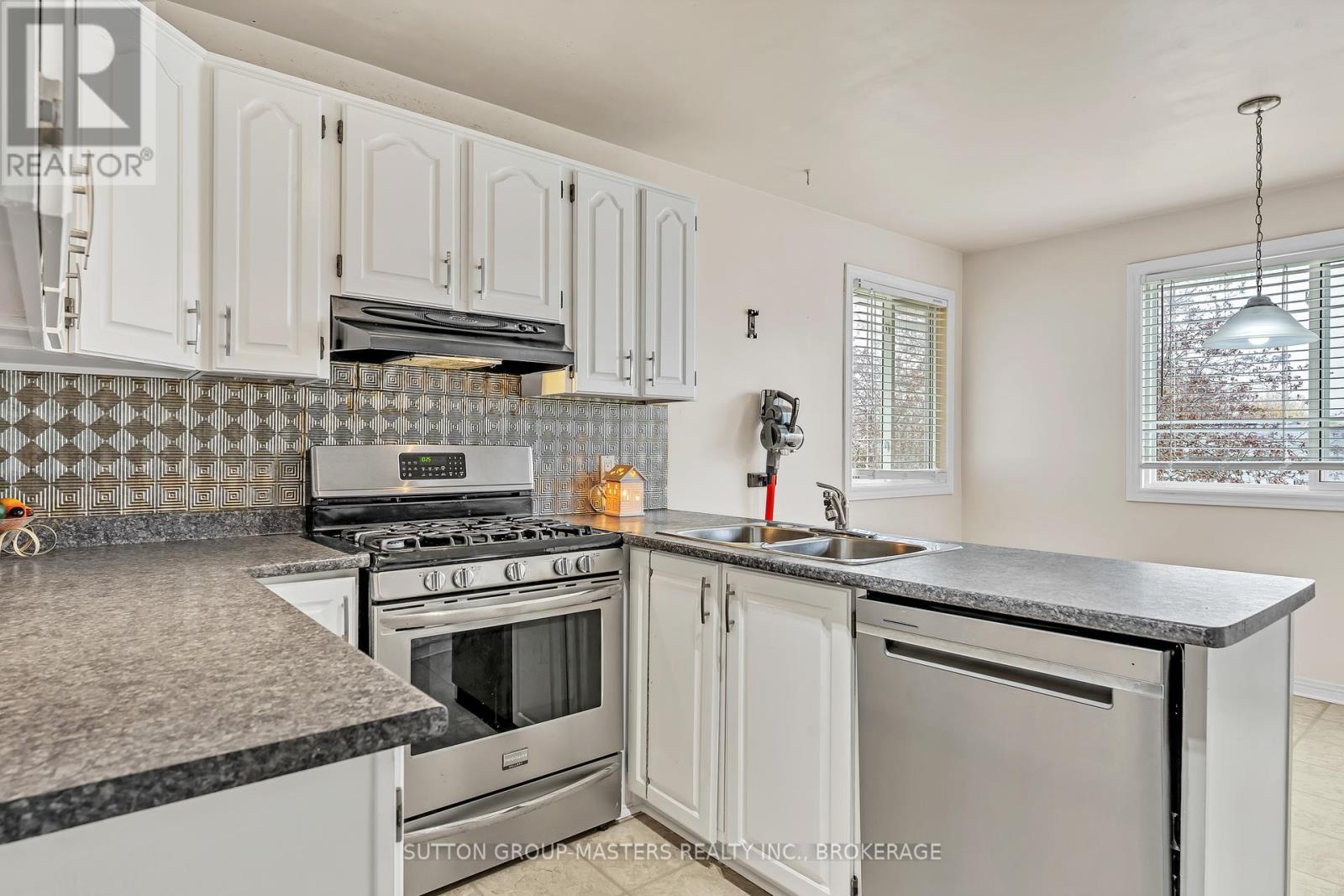 50 Davey Crescent, Loyalist, Ontario  K7N 1X7 - Photo 17 - X12134892