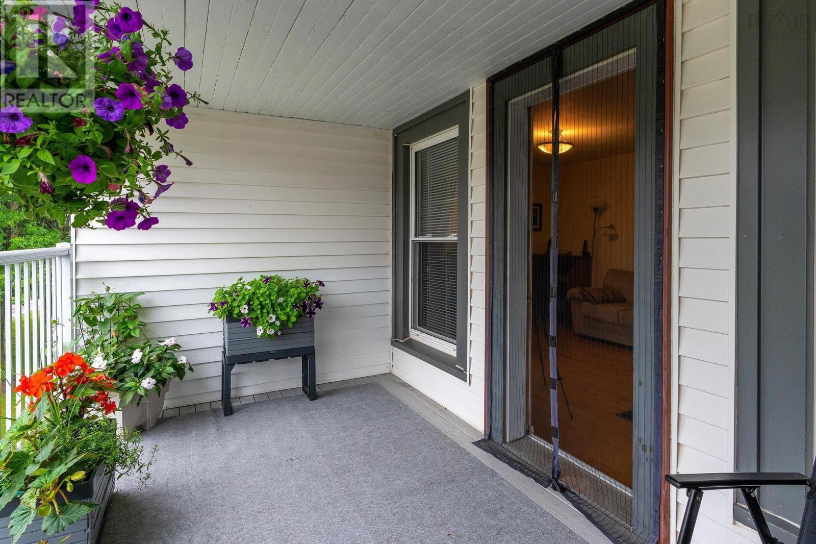 92 Willow Street, Truro, Nova Scotia  B2N 4Z6 - Photo 2 - 202506807