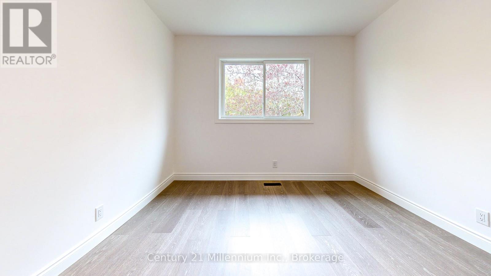 558 Spruce Street, Collingwood, Ontario  L9Y 4B4 - Photo 14 - S12136589