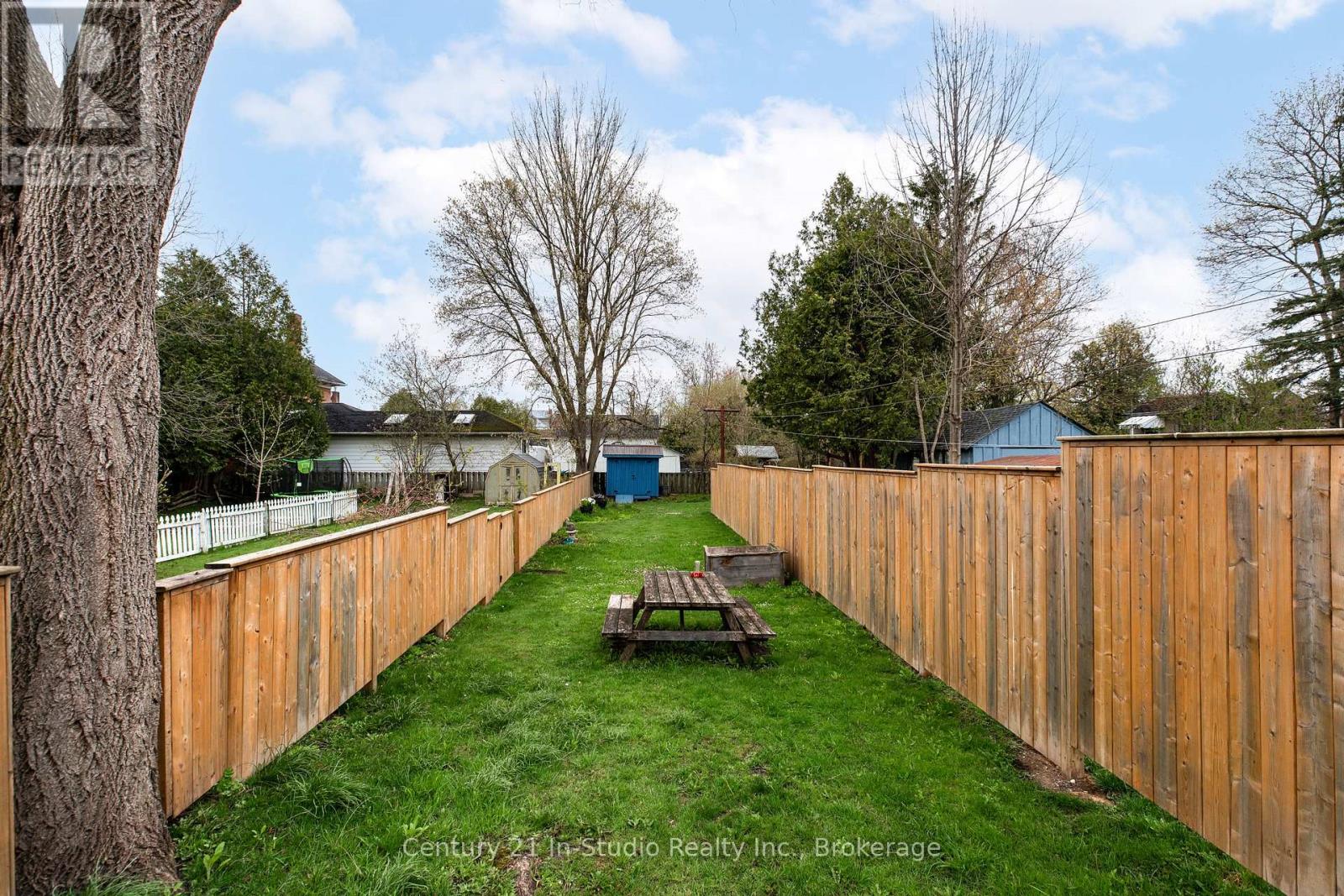 362 11th Street W, Owen Sound, Ontario  N4K 3S8 - Photo 6 - X12136437
