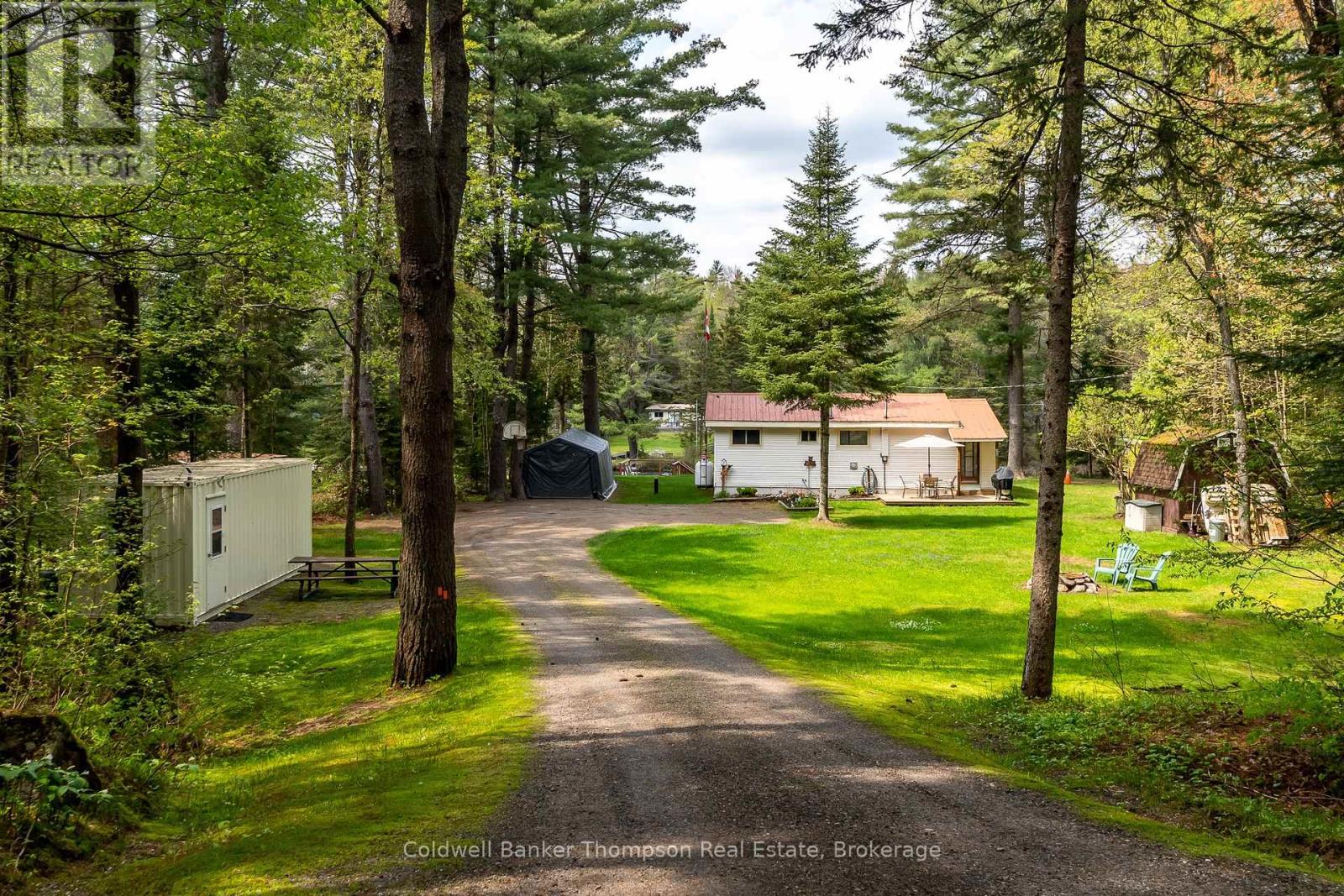 553 Balsam Chutes Road, Huntsville, Ontario  P0B 1L0 - Photo 4 - X12136465