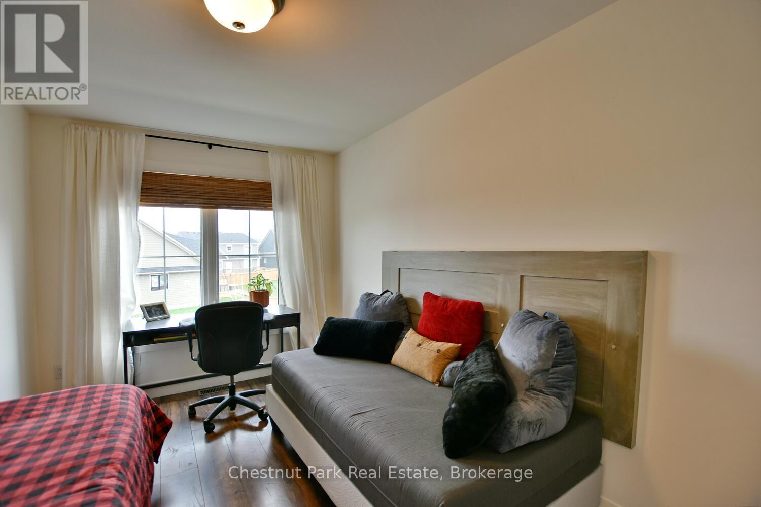 146 Red Pine Street, Blue Mountains, Ontario  L9Y 0Z3 - Photo 24 - X12136499