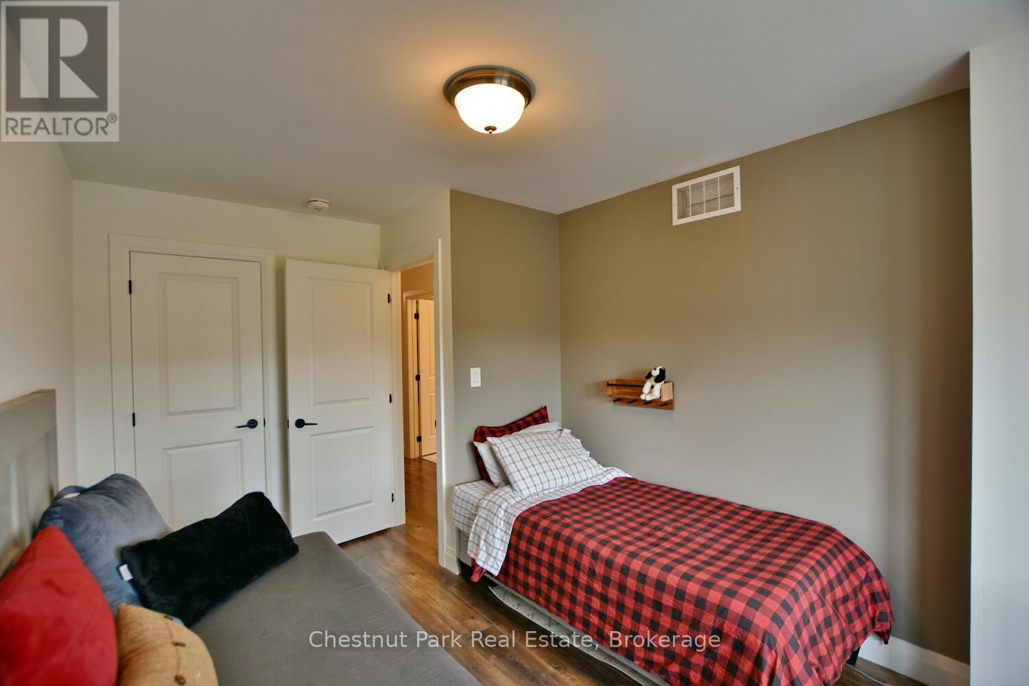 146 Red Pine Street, Blue Mountains, Ontario  L9Y 0Z3 - Photo 25 - X12136499
