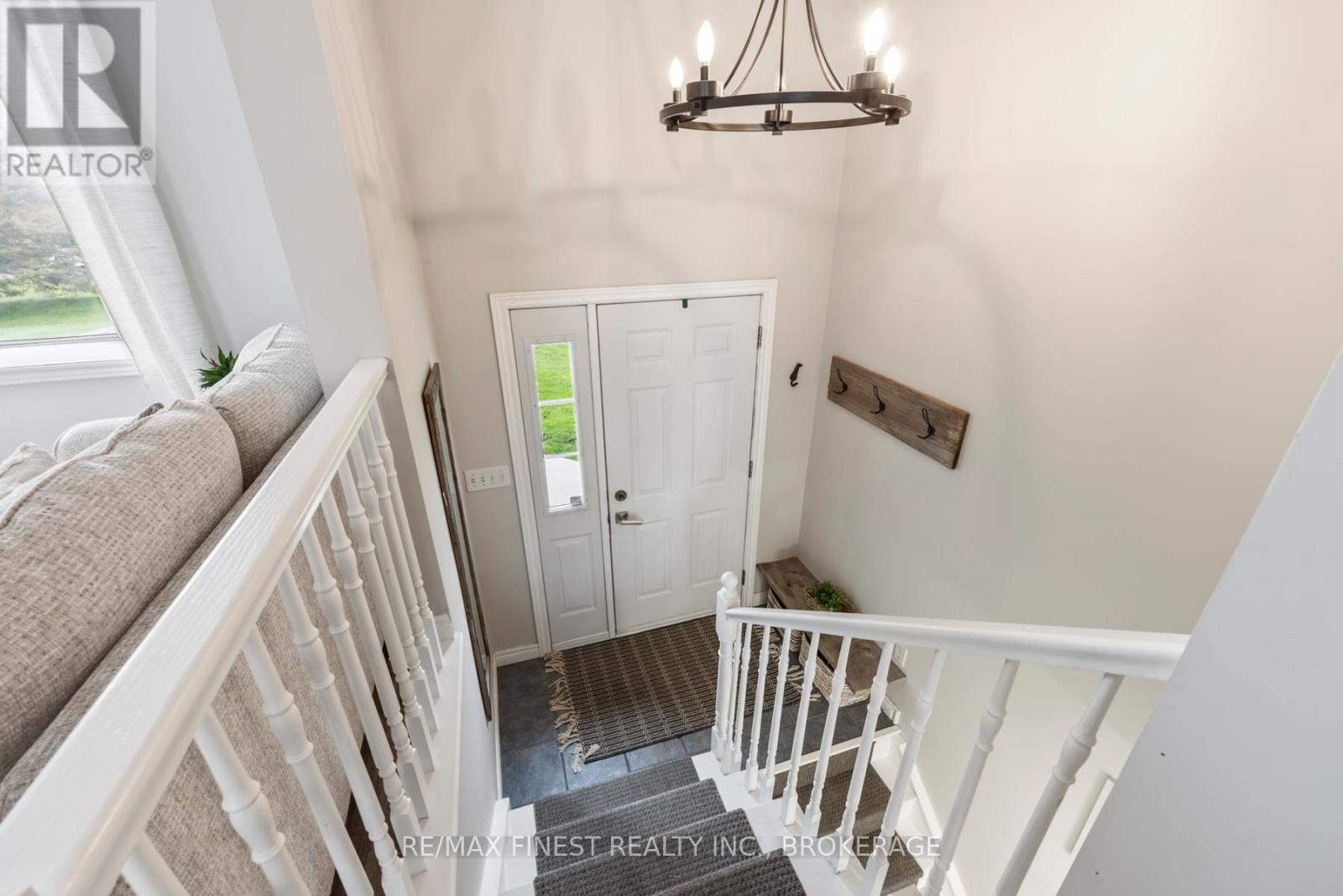 4679 Rosedale Road, South Frontenac (Frontenac South), Ontario  K0H 2T0 - Photo 10 - X12136475