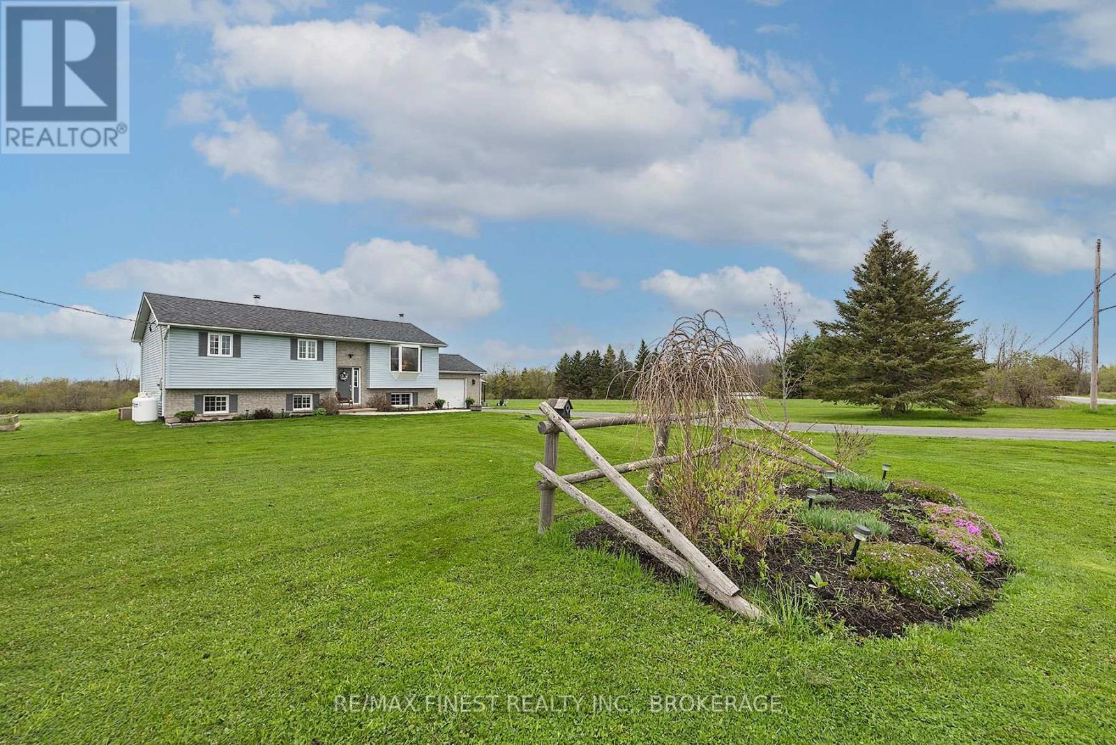 4679 Rosedale Road, South Frontenac (Frontenac South), Ontario  K0H 2T0 - Photo 4 - X12136475
