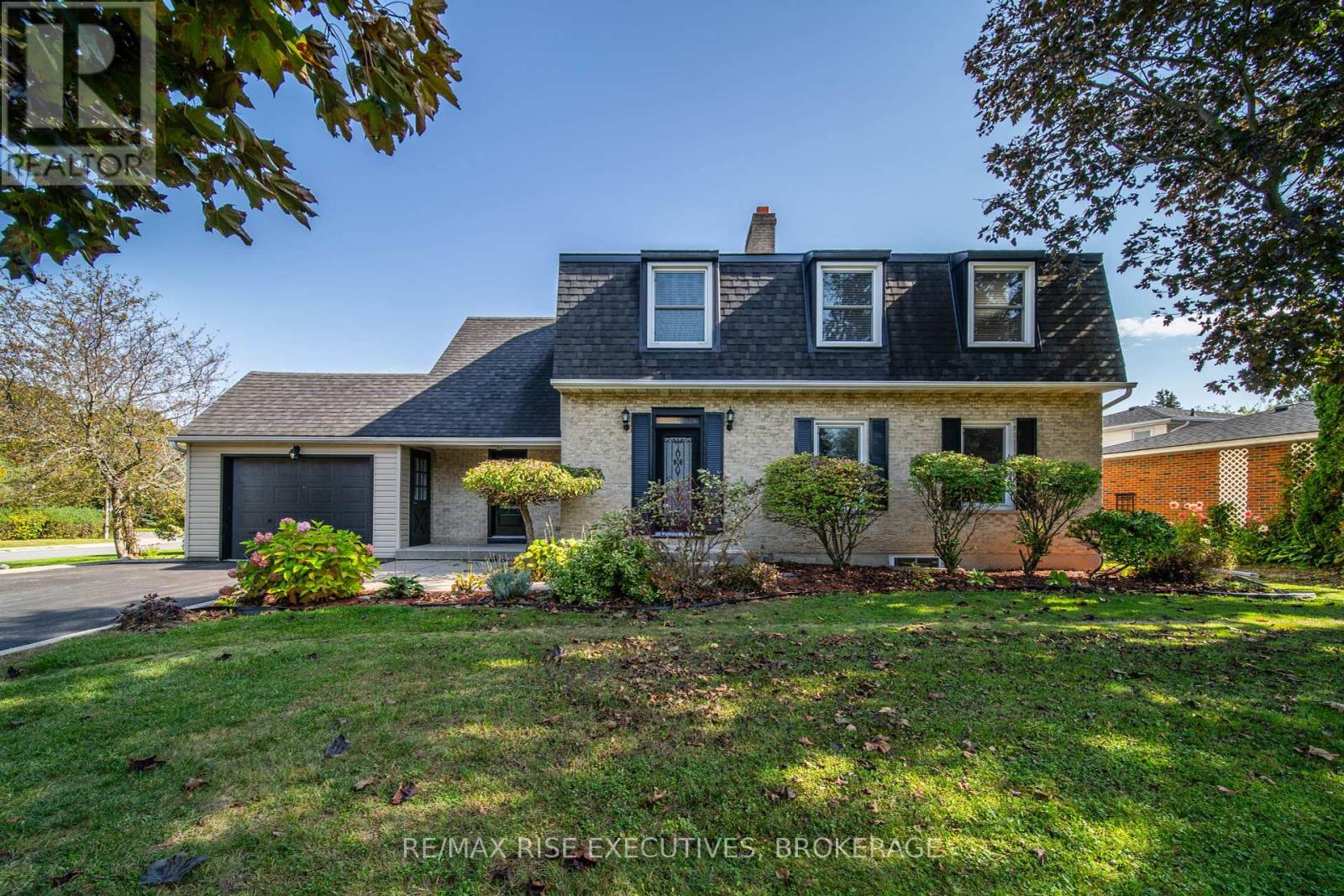 Property at 282 WELBORNE AVENUE image 3