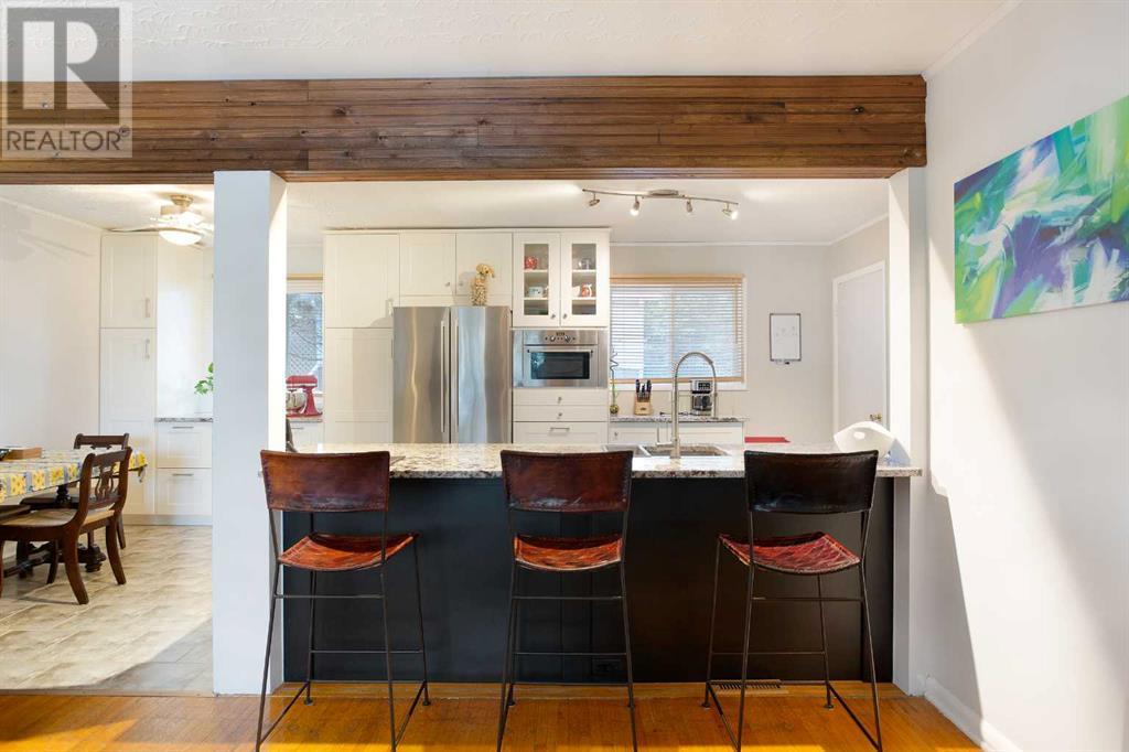 Property at 127 44 Avenue NW image 5