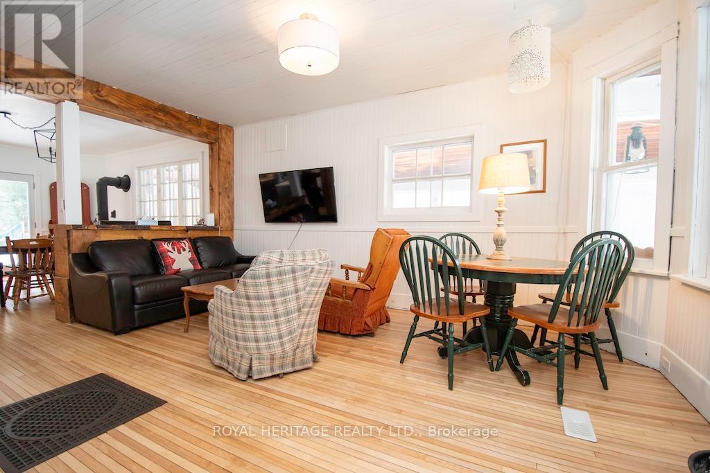 1074 Lakehurst Road, Trent Lakes, Ontario  K0L 2H0 - Photo 16 - X12116588