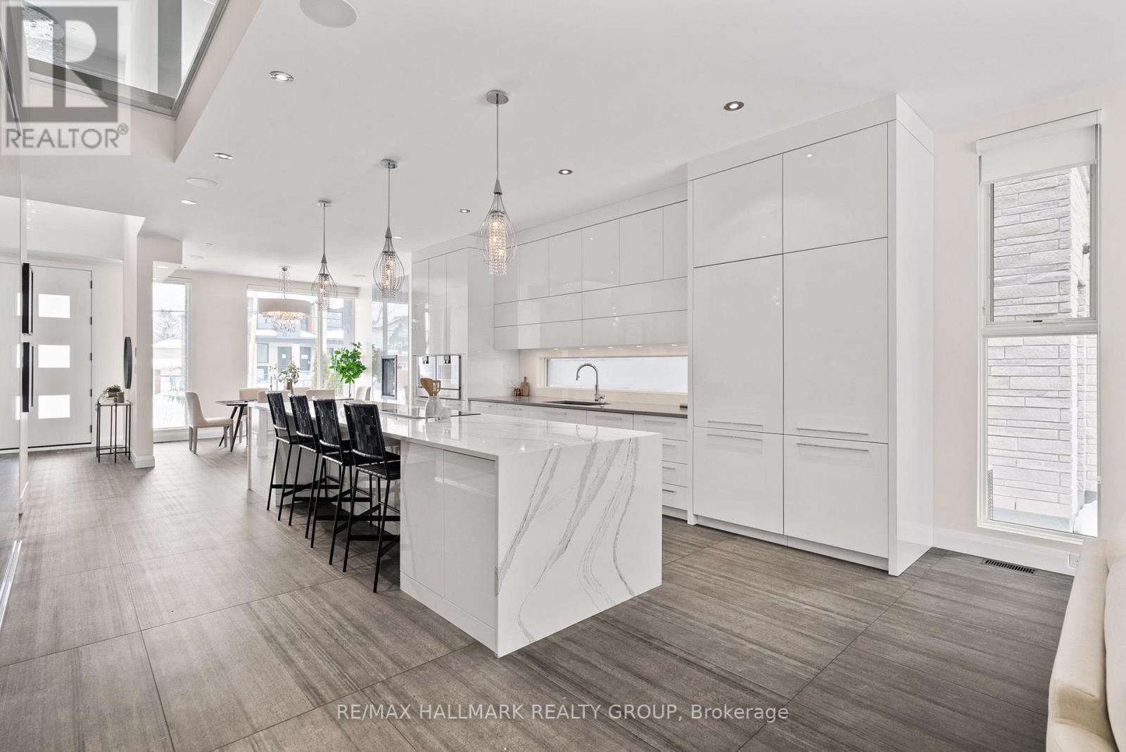 458 Tweedsmuir Avenue, Ottawa, Ontario  K1Z 5N9 - Photo 14 - X12136235