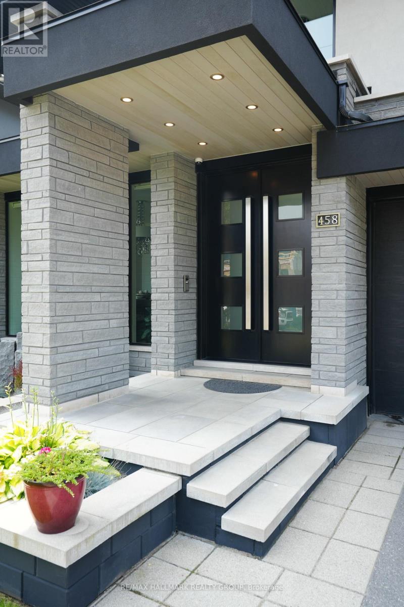 Property at 458 TWEEDSMUIR AVENUE image 4