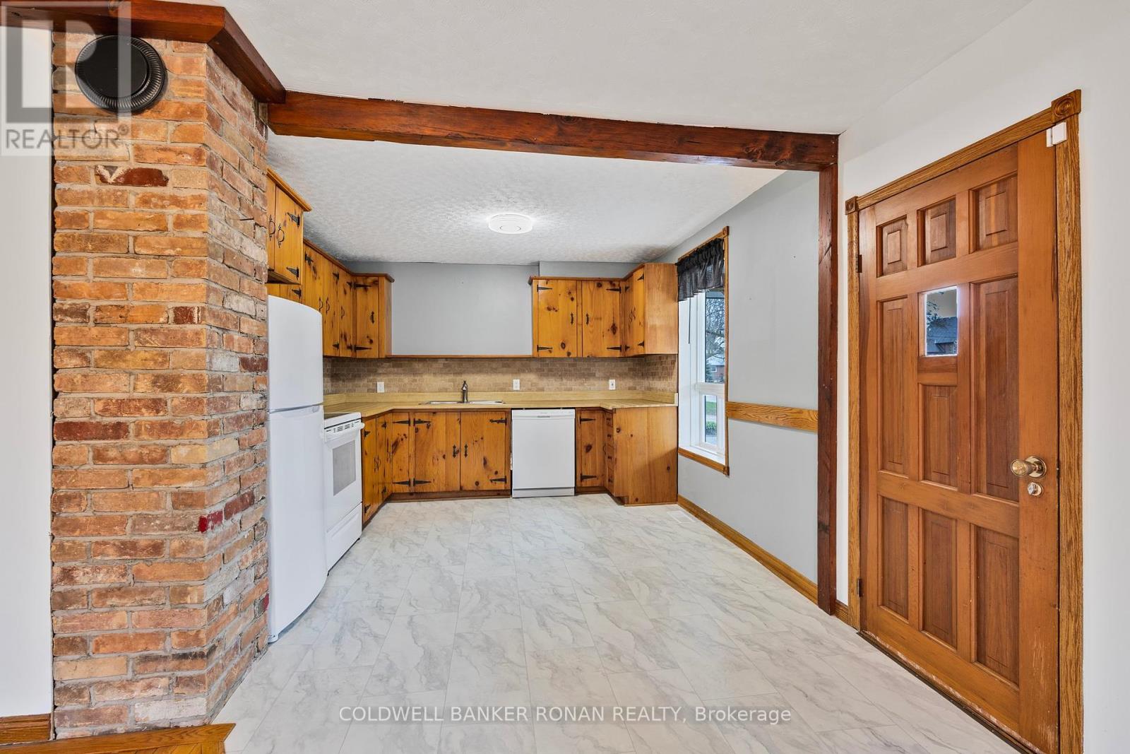 40 Queen Street, New Tecumseth, Ontario  L0G 1A0 - Photo 8 - N12121226