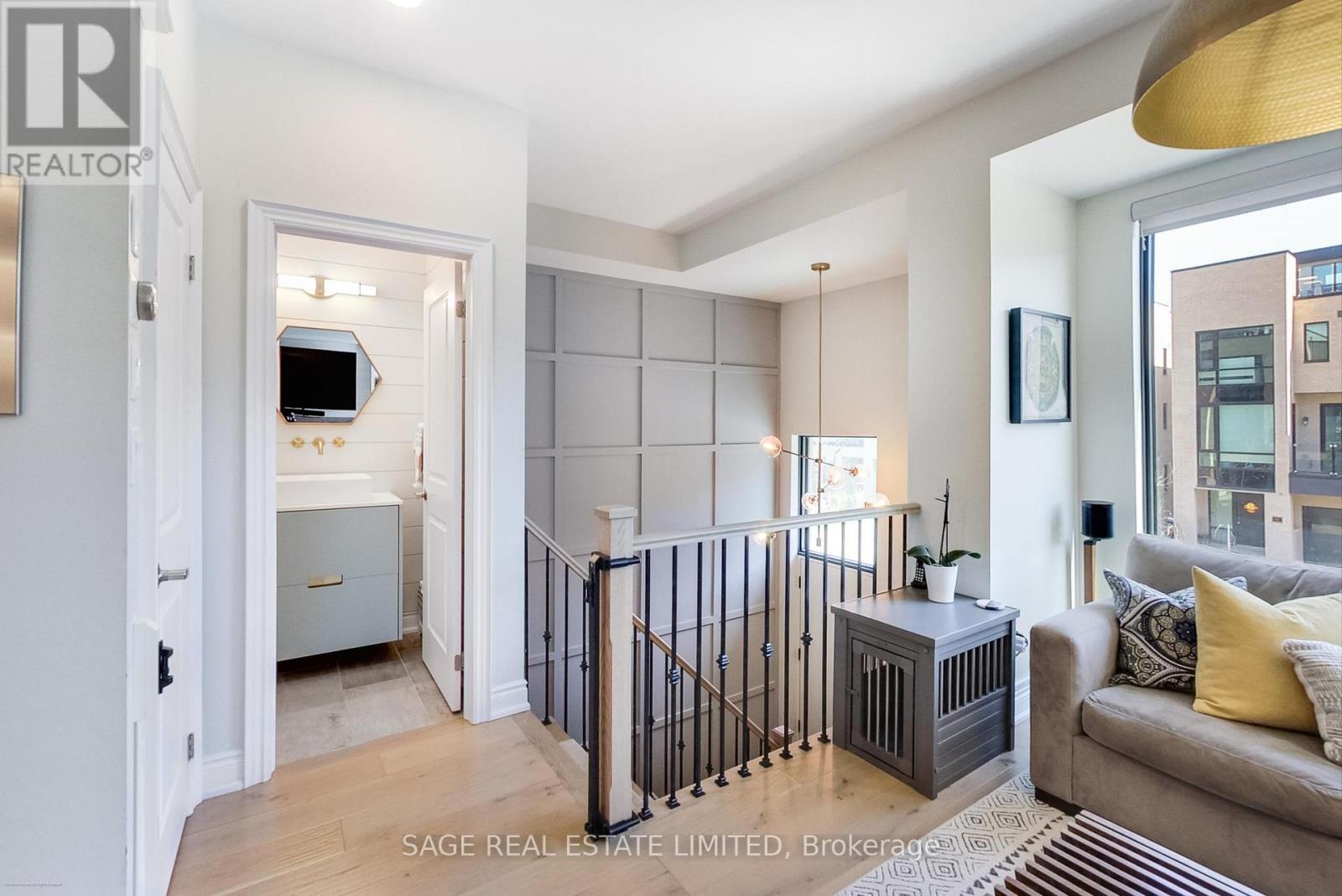66 Pony Farm Drive, Toronto, Ontario  M9R 0B3 - Photo 12 - W12123673