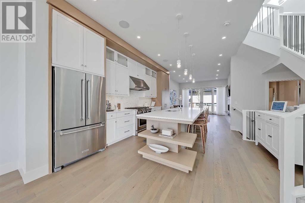 Property at 1728 48 Avenue SW image 3