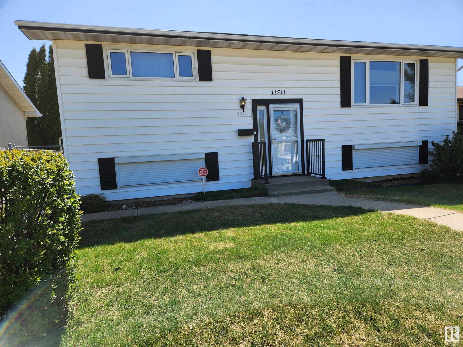 Property at 11511 43 AV NW image 3
