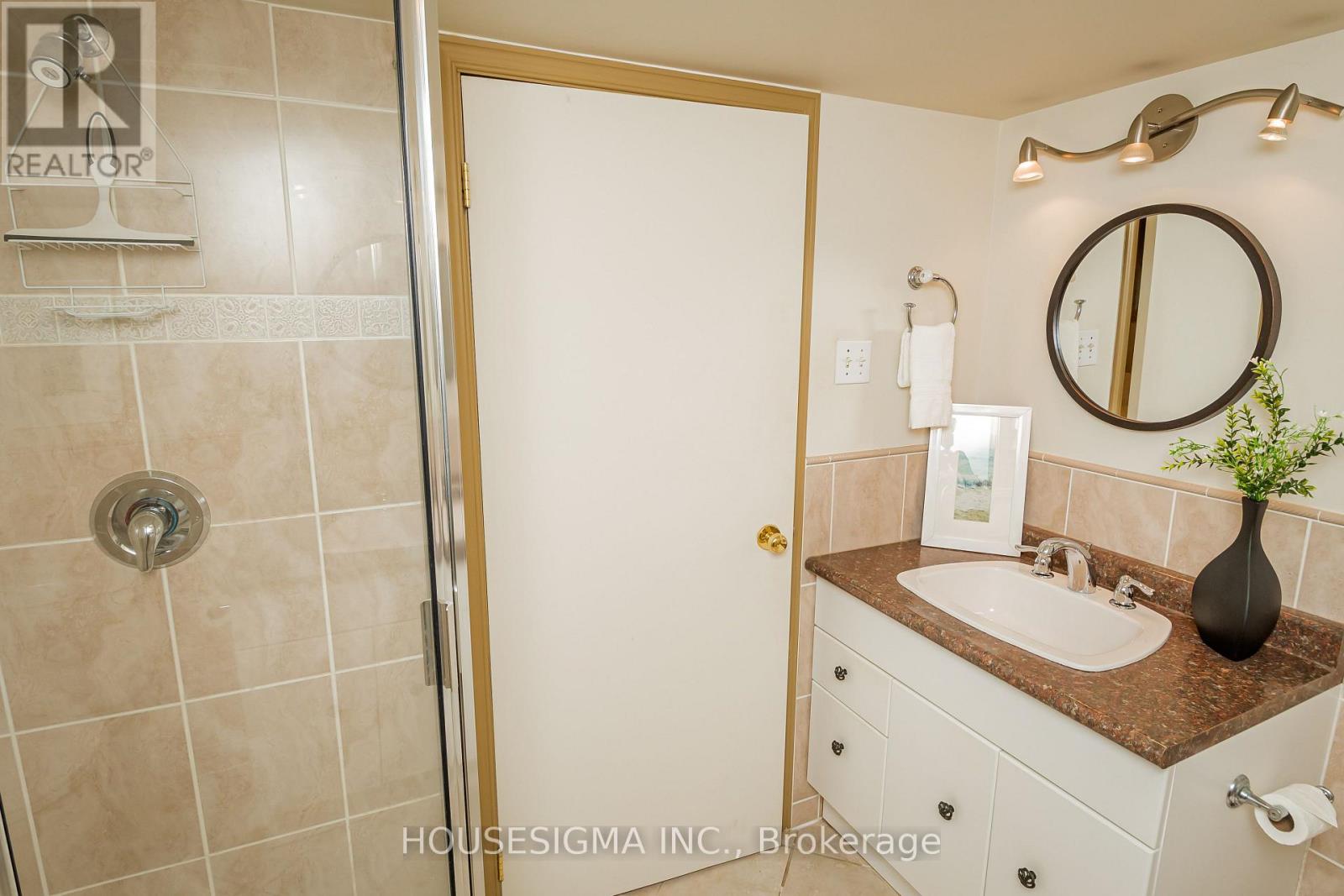 15 Margaret Street, St. Thomas, Ontario  N5R 3H6 - Photo 32 - X12136679
