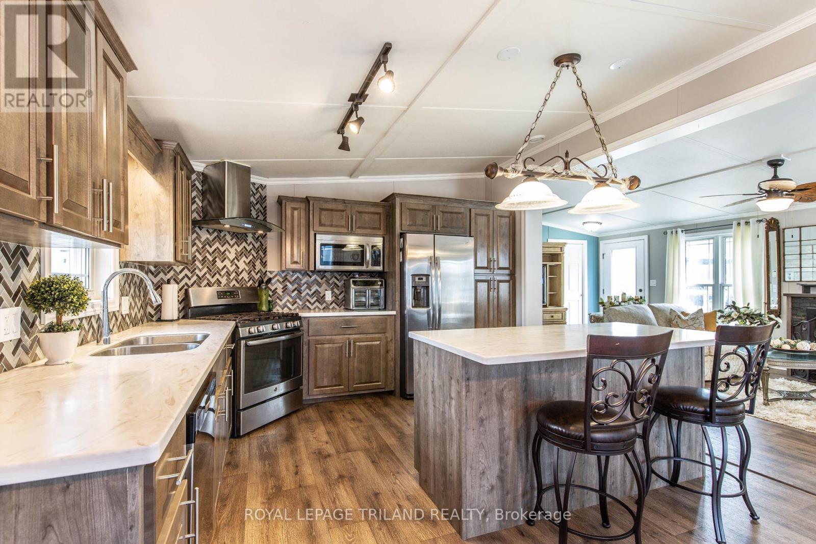 76 - 22790 Amiens Road, Middlesex Centre, Ontario  N0L 1R0 - Photo 10 - X12136724