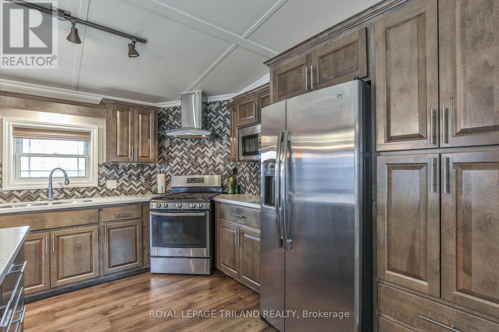 76 - 22790 Amiens Road, Middlesex Centre, Ontario  N0L 1R0 - Photo 14 - X12136724