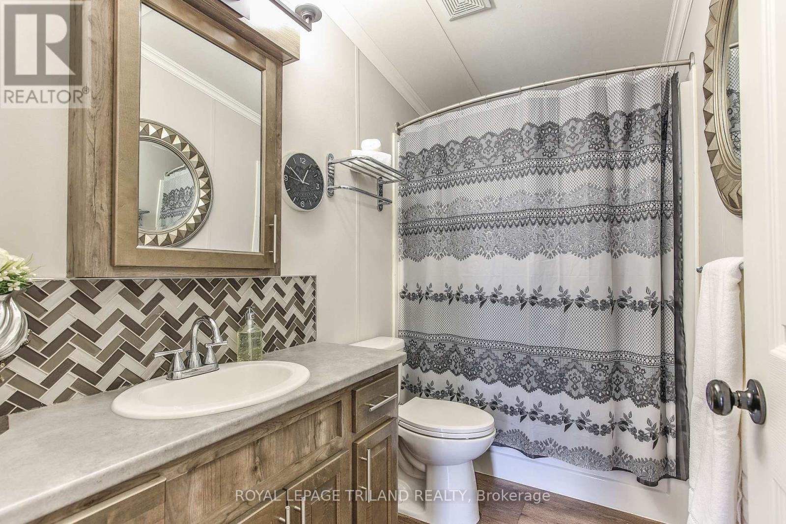 76 - 22790 Amiens Road, Middlesex Centre, Ontario  N0L 1R0 - Photo 27 - X12136724