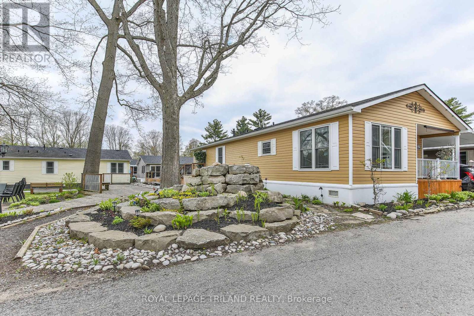 76 - 22790 Amiens Road, Middlesex Centre, Ontario  N0L 1R0 - Photo 4 - X12136724