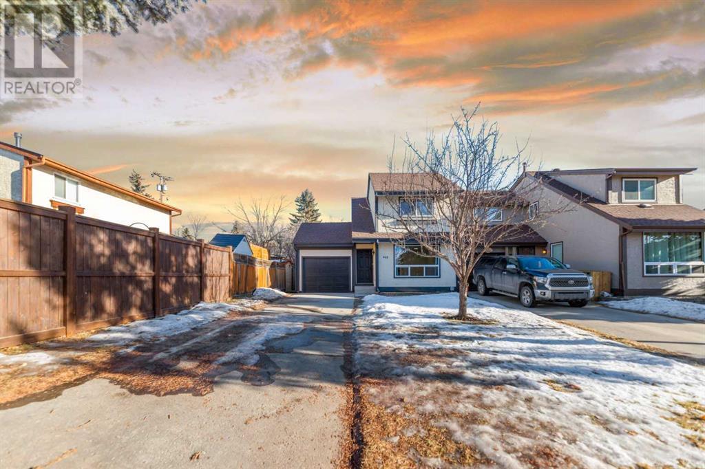 Property at 468 Cannington Close SW image 2