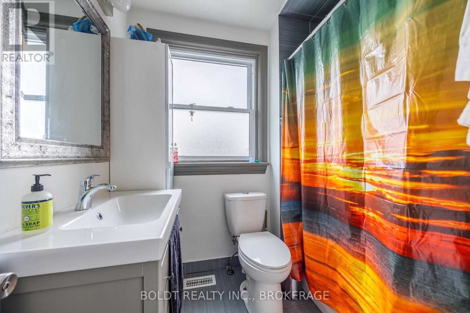 67 Wakelin Terrace, St. Catharines, Ontario  L2M 4K8 - Photo 12 - X12136623