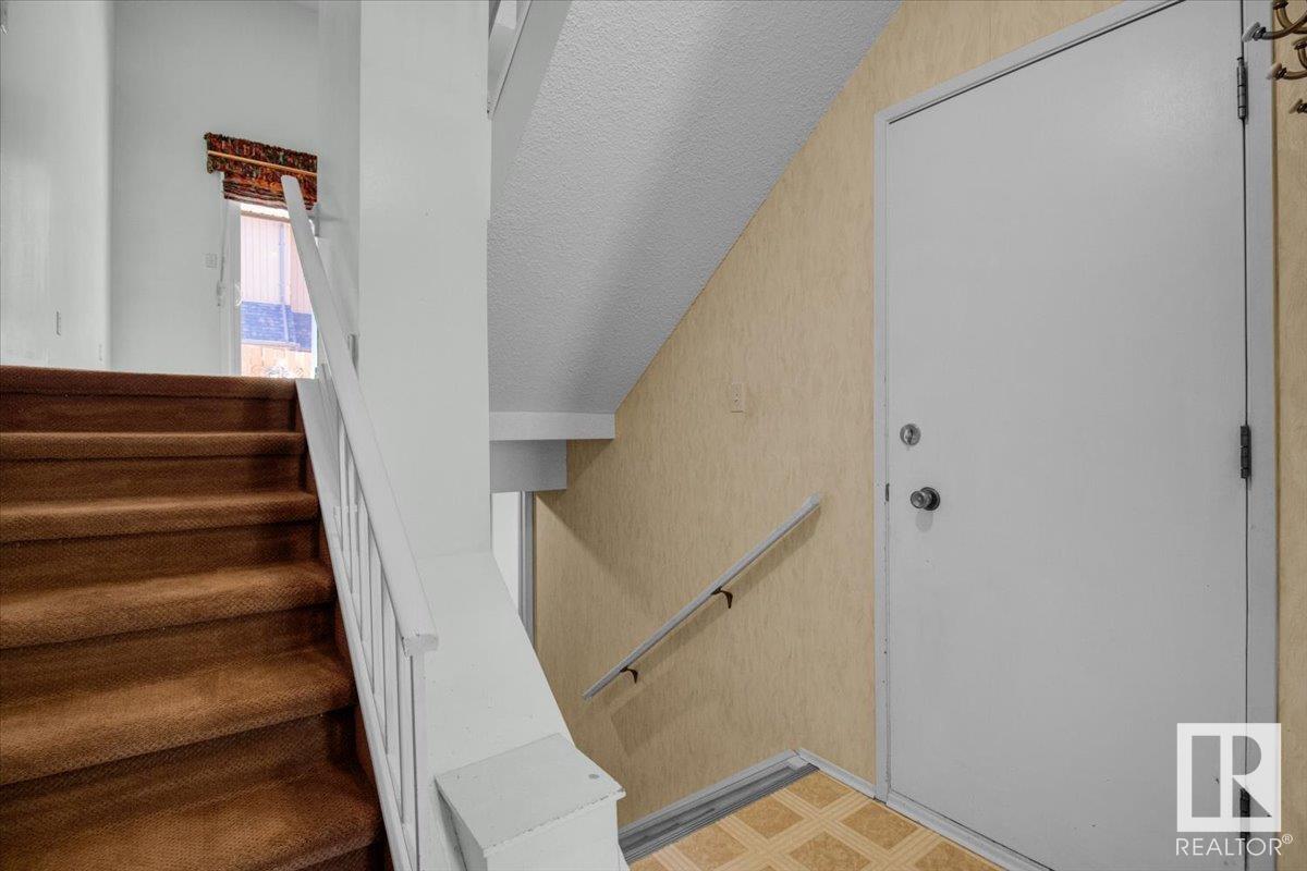Property at 12054 157 AV NW image 5