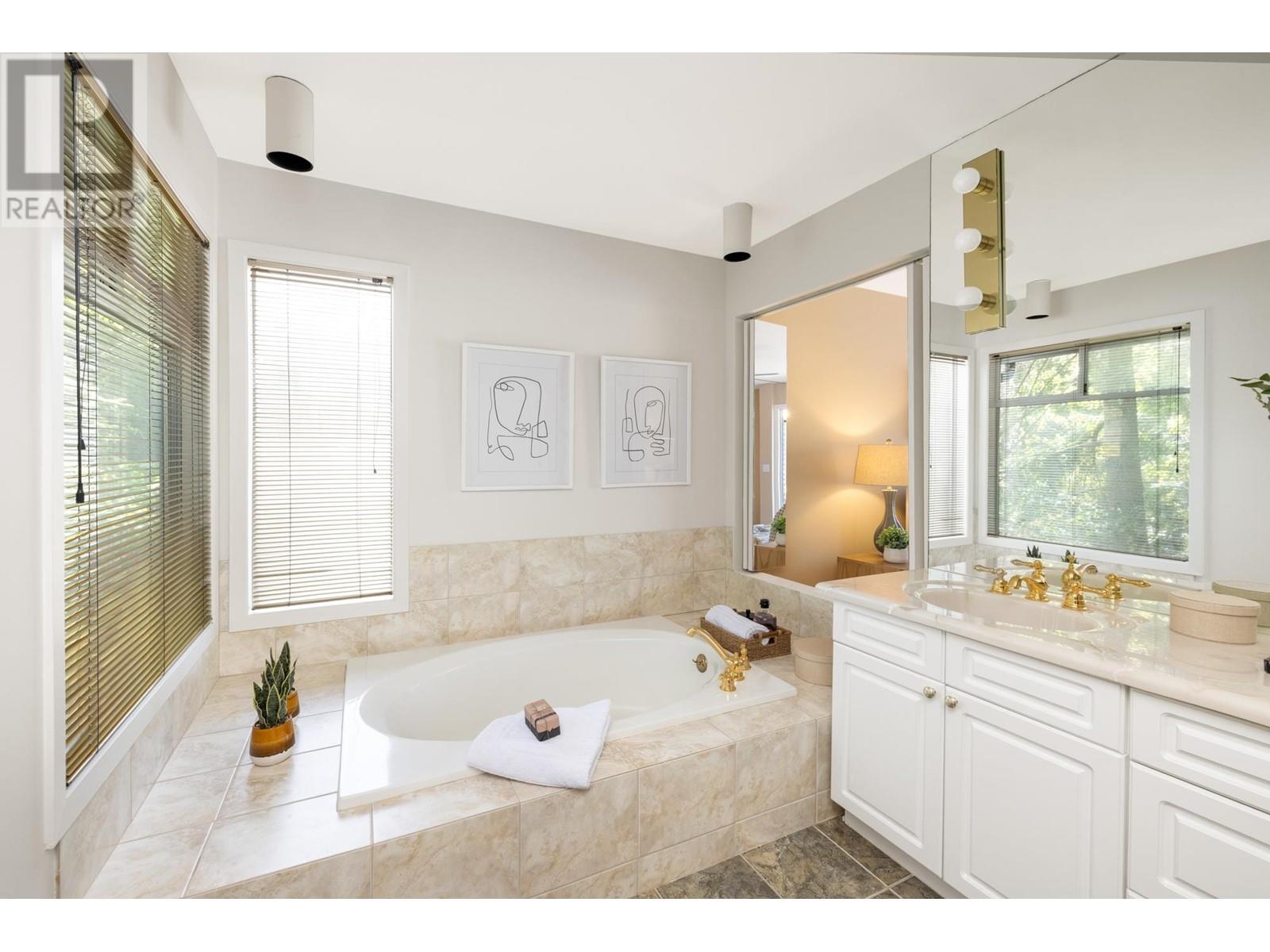 5502 PARTHENON PLACE, West Vancouver real estate listing R3000694 for sale