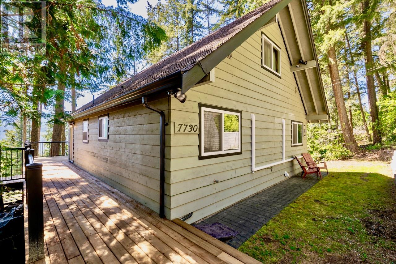 7730 Columbia Drive, Anglemont, British Columbia  V0E 1M8 - Photo 47 - 10344452