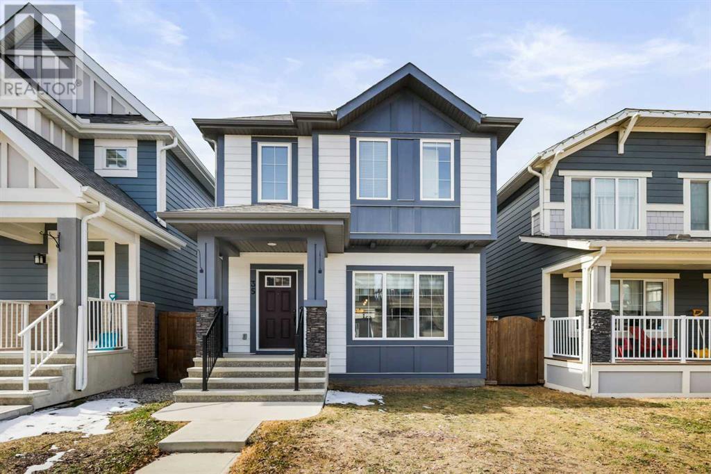 Property at 35 Masters Manor SE image 1
