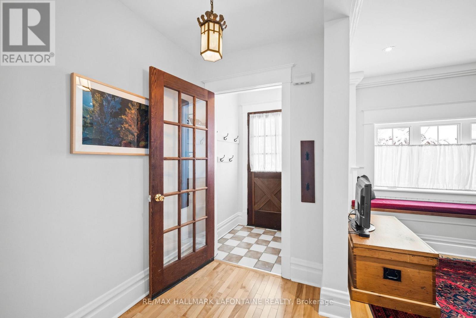 143 Blackburn Avenue, Ottawa, Ontario  K1N 8A6 - Photo 4 - X12135632