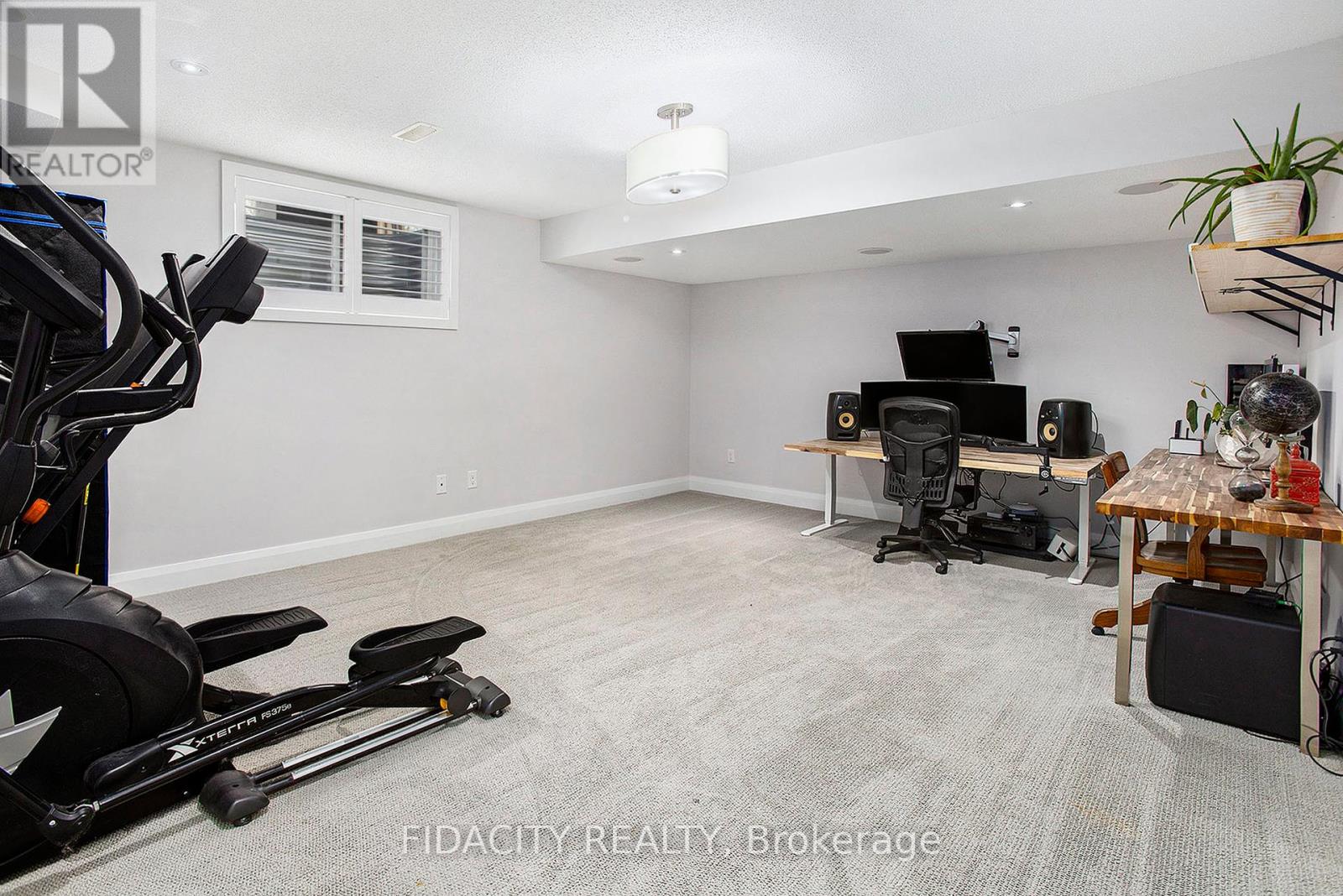 670 Whitecliffs Avenue, Ottawa, Ontario  K1V 2N4 - Photo 26 - X12136631