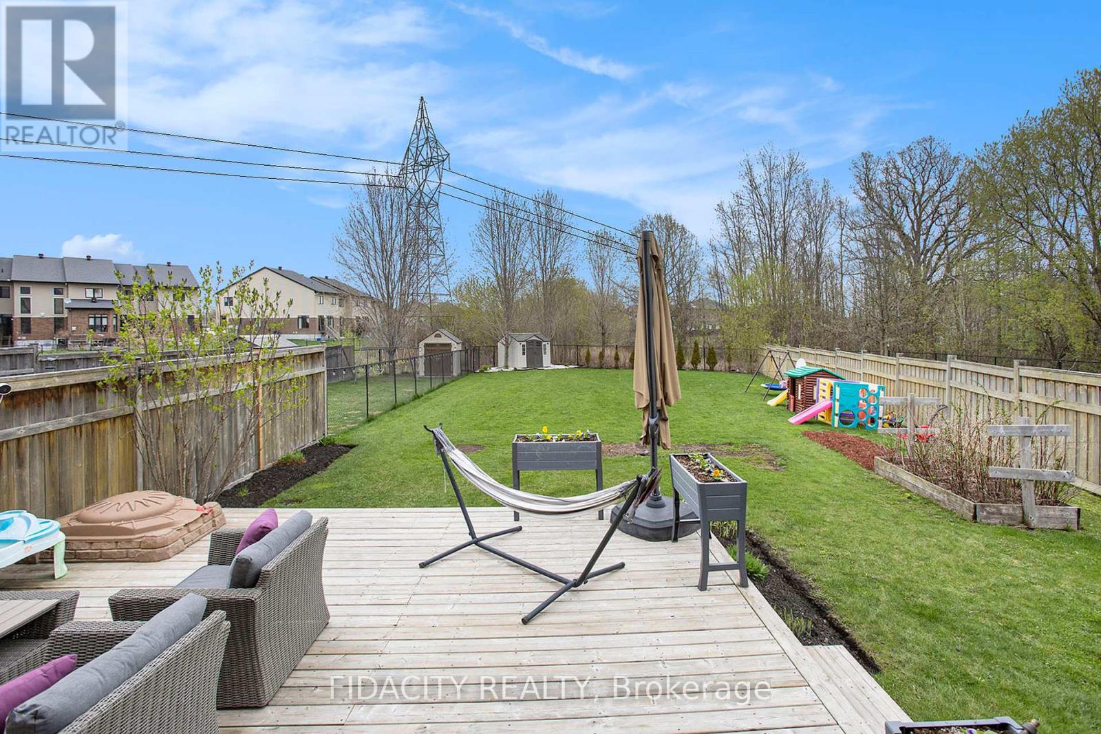 670 Whitecliffs Avenue, Ottawa, Ontario  K1V 2N4 - Photo 3 - X12136631
