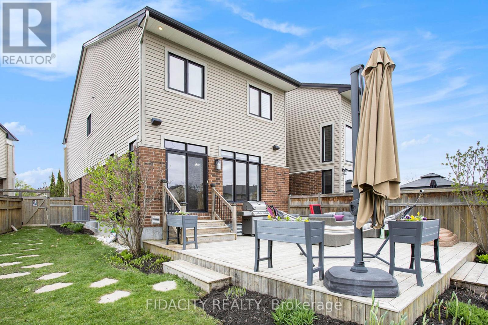670 Whitecliffs Avenue, Ottawa, Ontario  K1V 2N4 - Photo 31 - X12136631