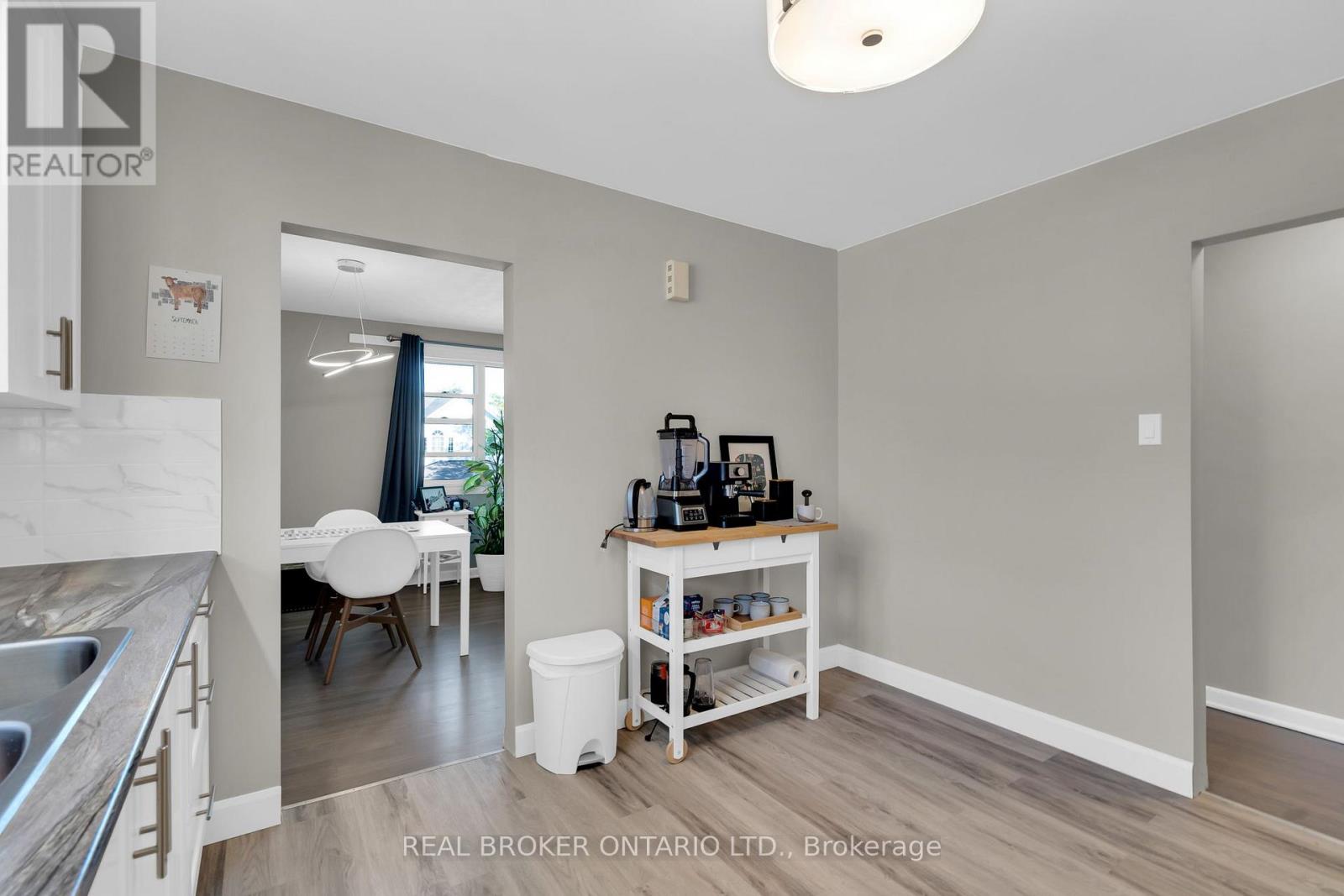 B - 1178 Clyde Avenue, Ottawa, Ontario  K2C 1Y2 - Photo 7 - X12136636
