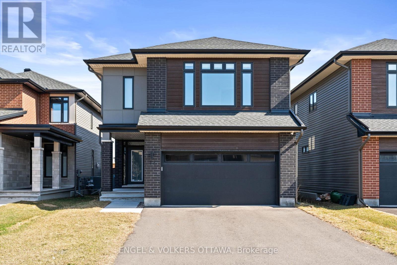 12 Whooping Crane Ridge, Ottawa, Ontario  K4M 0P1 - Photo 1 - X12136667