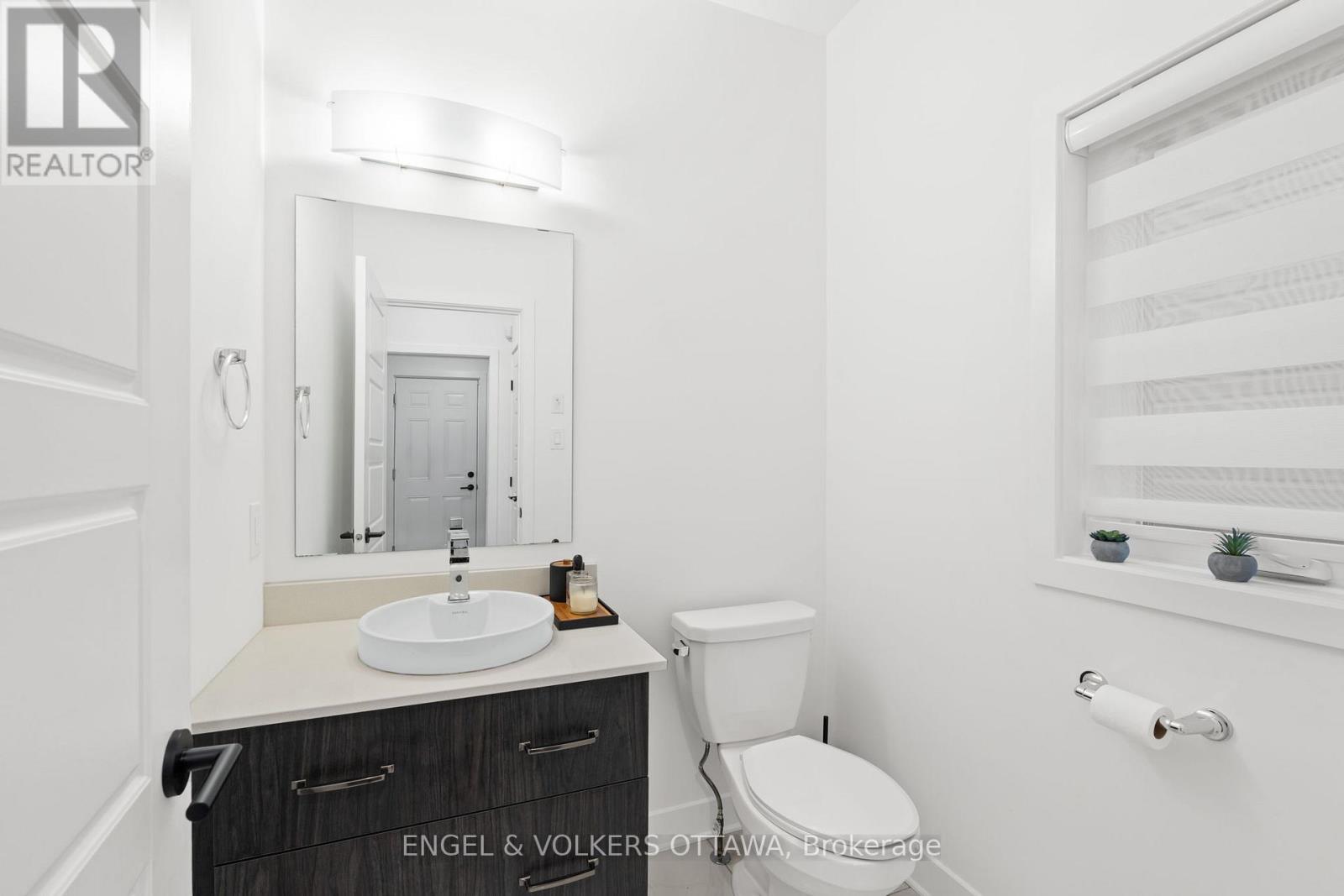 12 Whooping Crane Ridge, Ottawa, Ontario  K4M 0P1 - Photo 6 - X12136667