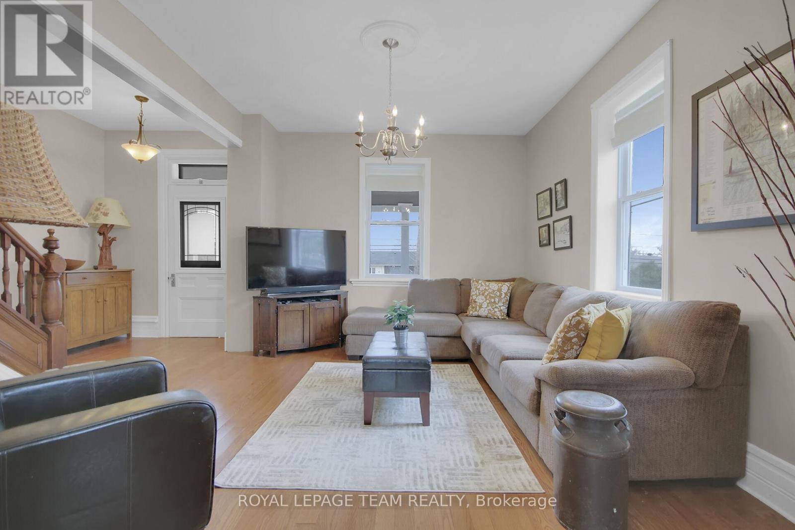 1456 Meadow Drive, Ottawa, Ontario  K4P 1B1 - Photo 9 - X12136672
