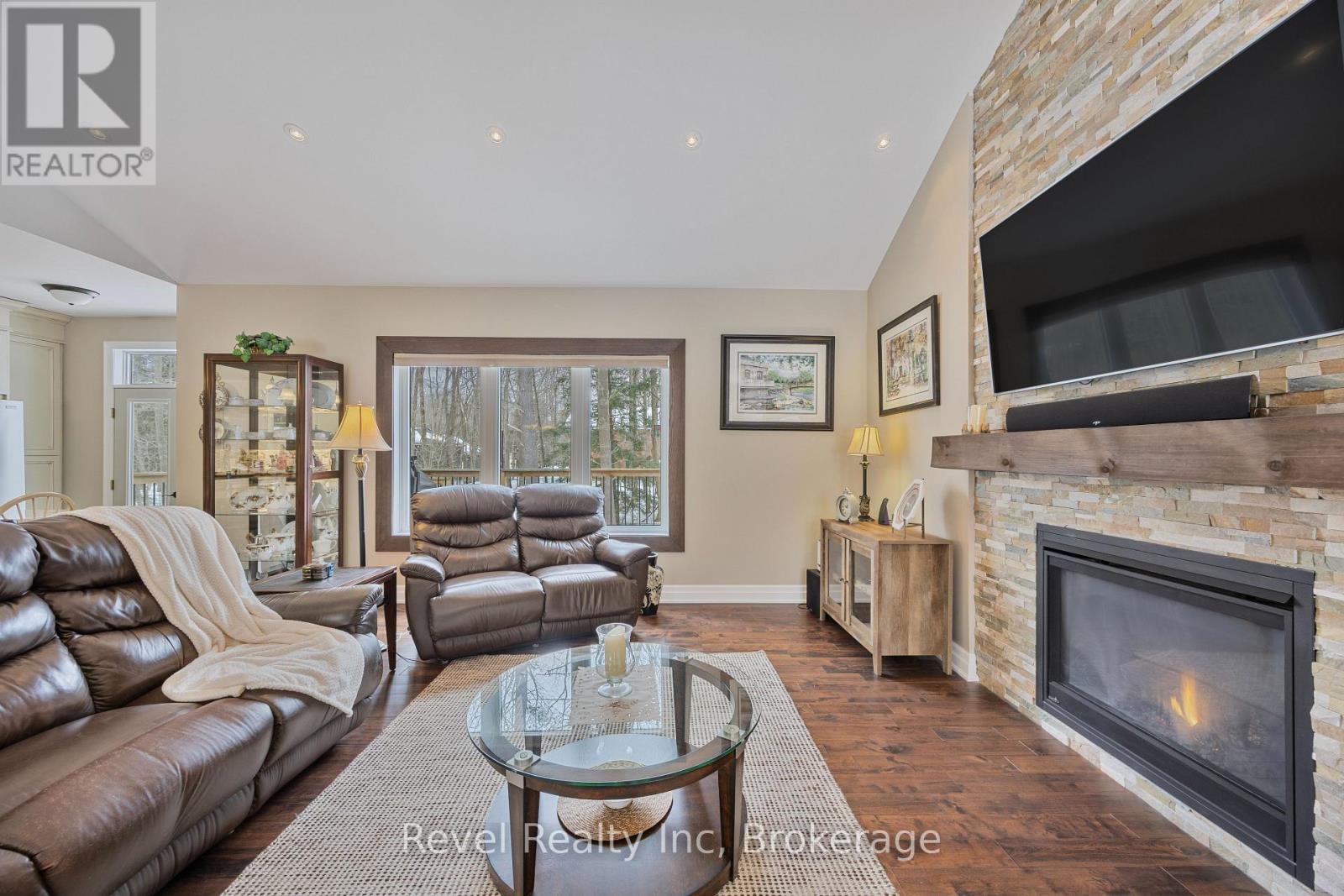 80 Forest Circle, Tiny, Ontario  L9M 0H4 - Photo 12 - S12131281