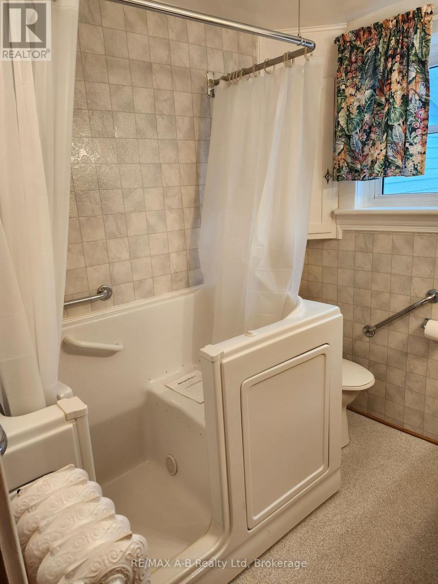 101 Montreal St Street, West Perth, Ontario  N0K 1N0 - Photo 9 - X12130441