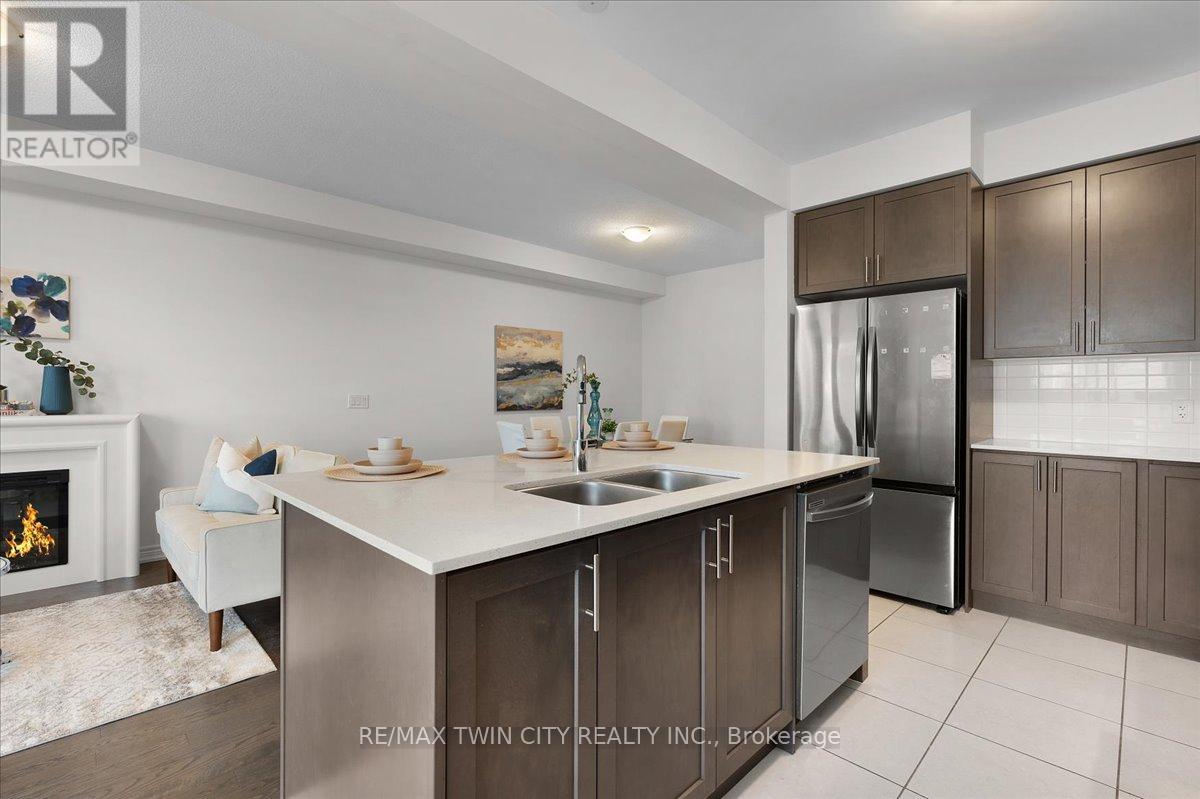 172 Broadacre Drive, Kitchener, Ontario  N2R 0S6 - Photo 11 - X12134800