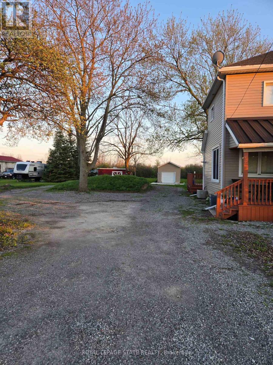 Property at 714 MAIN STREET W image 3