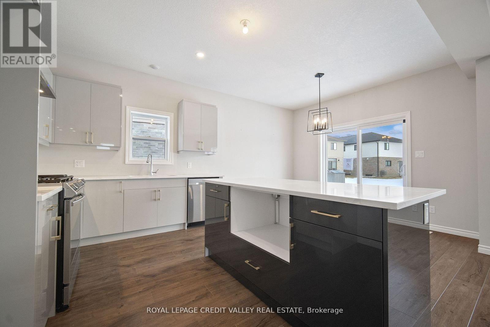 198 Middleton Avenue, London South, Ontario  N6L 0E9 - Photo 11 - X12013583