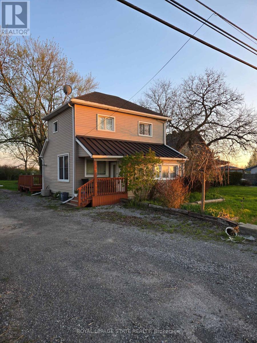 Property at 714 MAIN STREET W image 1