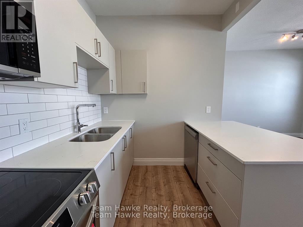 14 - 521 Bay Street, Midland, Ontario  L4R 1L2 - Photo 4 - S12136735
