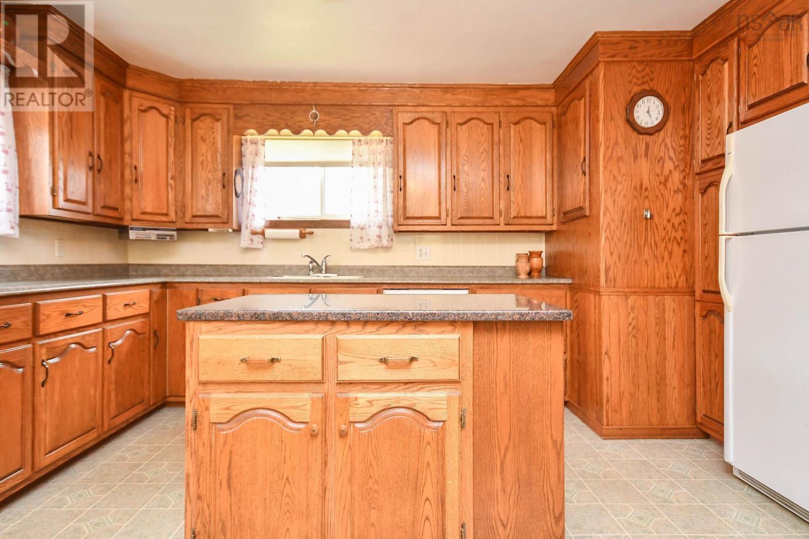 50 Station Rd, Beaver Bank, Nova Scotia  B4G 1C8 - Photo 10 - 202510437