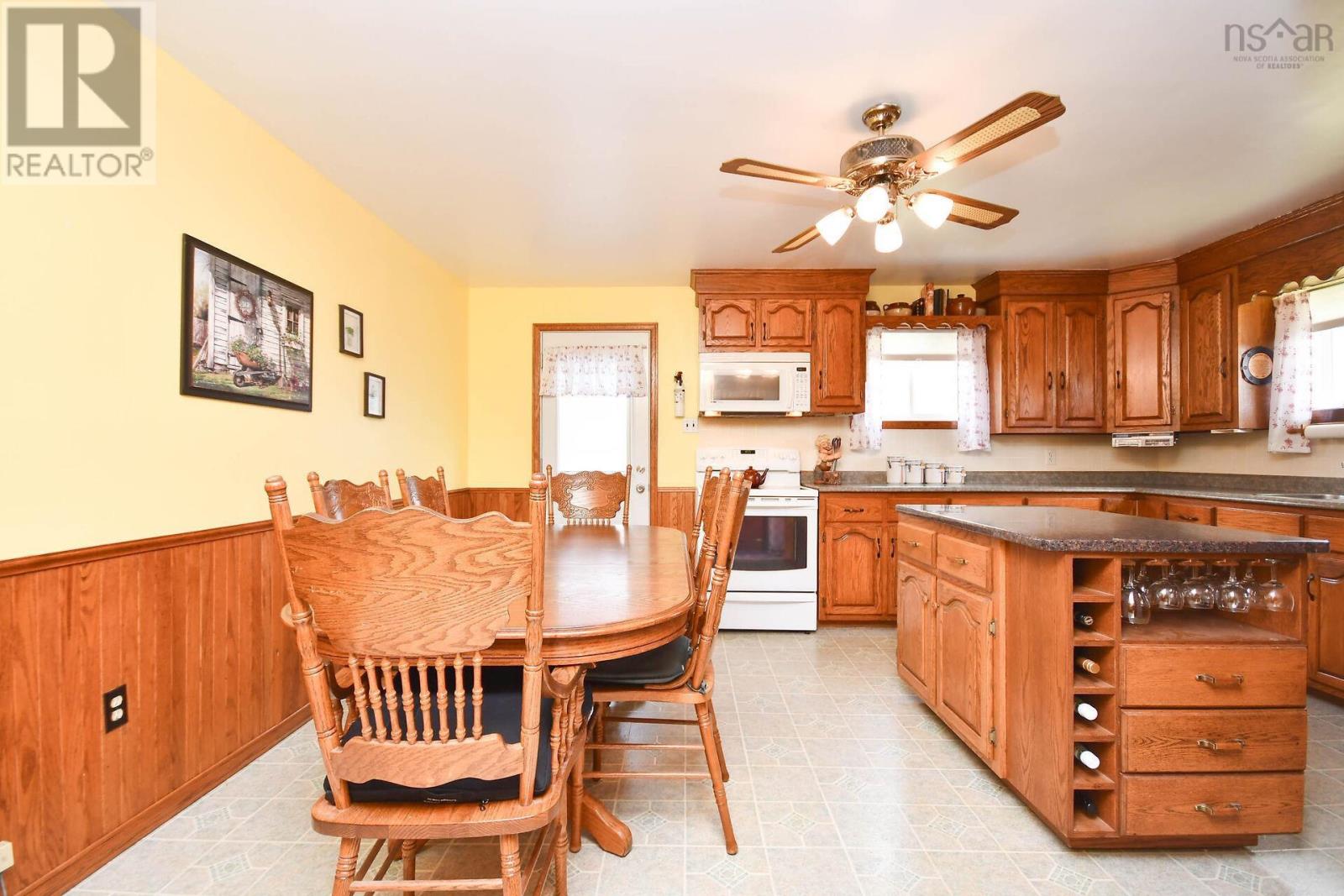 50 Station Rd, Beaver Bank, Nova Scotia  B4G 1C8 - Photo 7 - 202510437