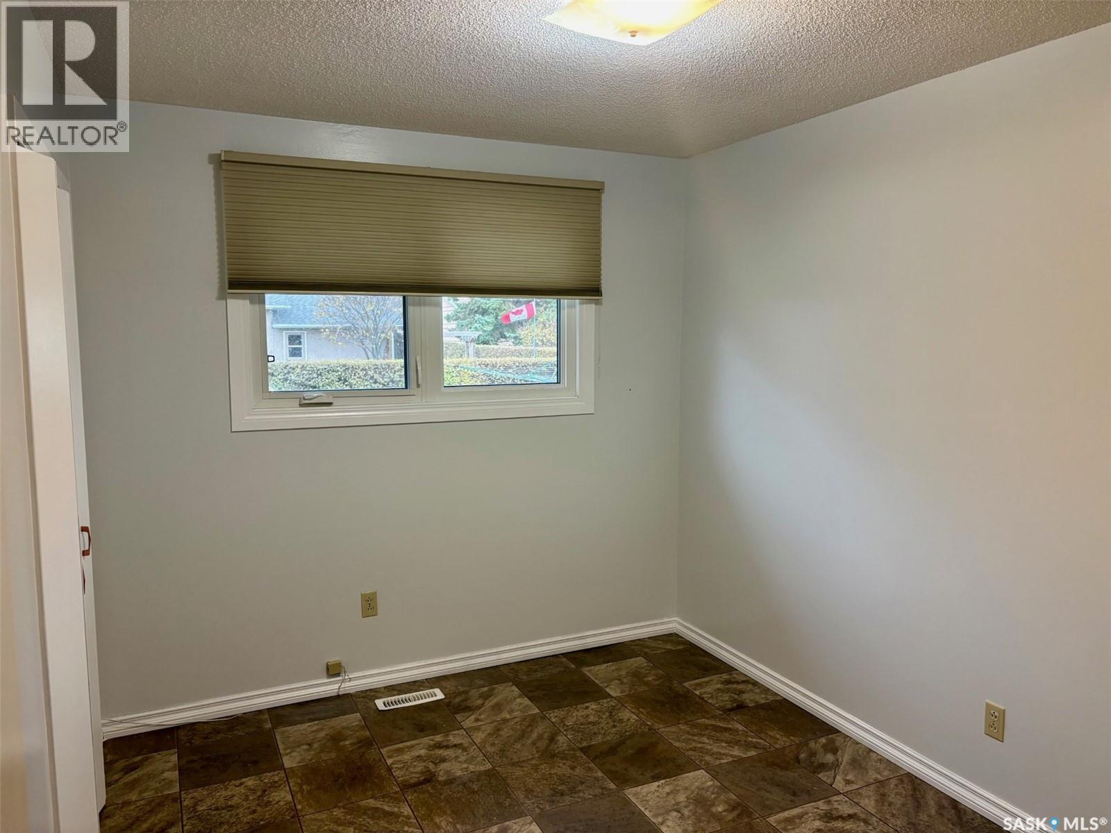 506 Grant Bay, Esterhazy, Saskatchewan  S0A 0X0 - Photo 13 - SK005189