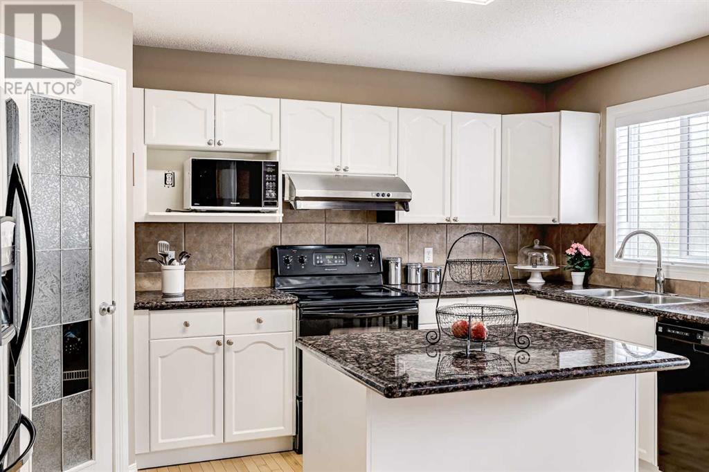 Property at 257 Royal Terrace NW image 3