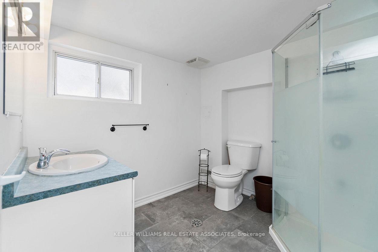 64 Eaglewood Boulevard, Mississauga, Ontario  L5G 1V4 - Photo 28 - W12004346